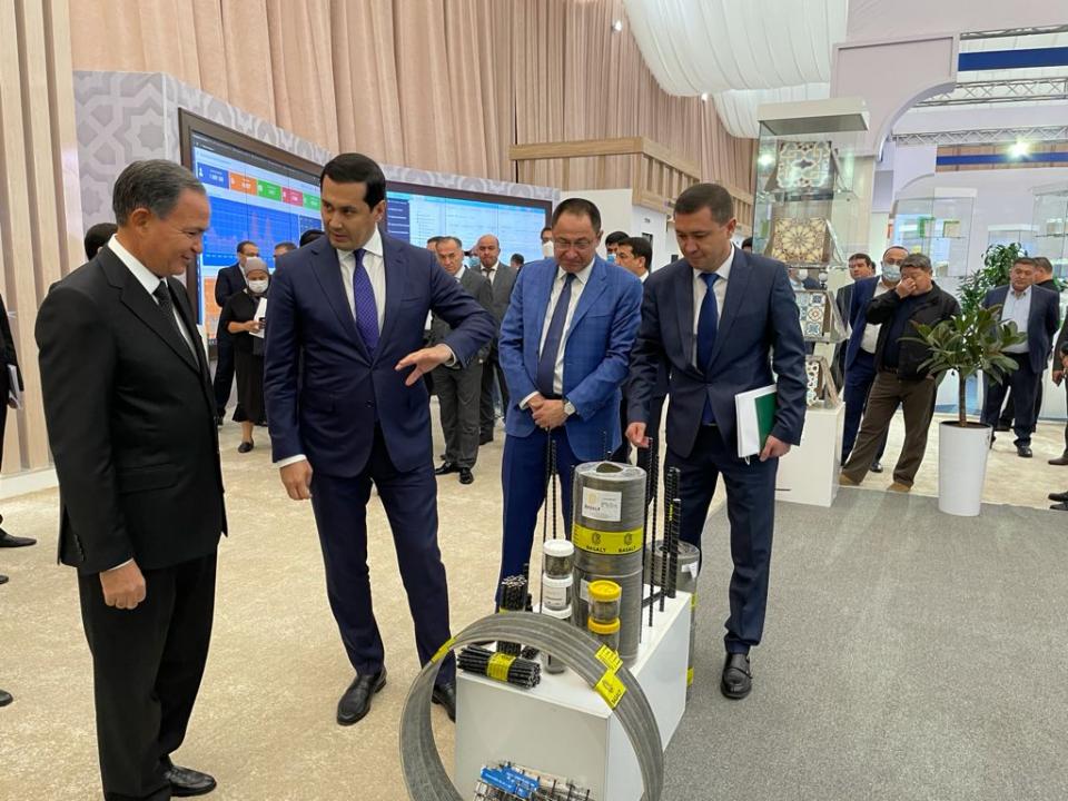 Узбекистан откроет автопроизводство в Туркменистане