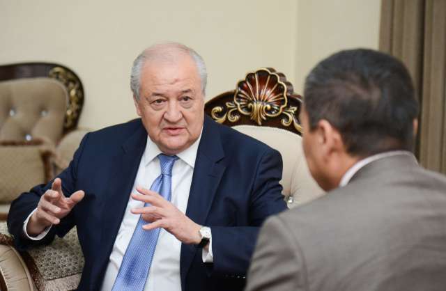 Абдулазиз Камилов: «Наша страна не участвует в военных блоках»