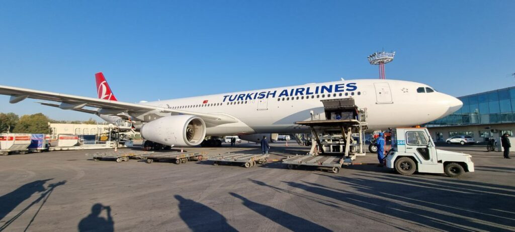 В Узбекистан из Турции доставили 200 тыс. доз вакцины Sinovac-CoronaVac