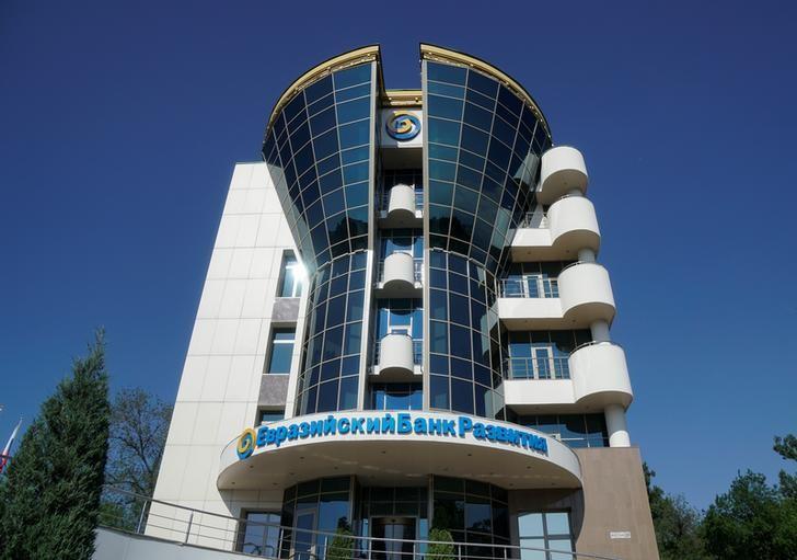 Узбекистан рассматривает возможность вступления в ЕАБР