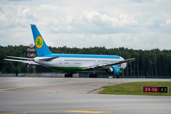 Госвыплаты организаторам чартеров в Узбекистан снижены вдвое