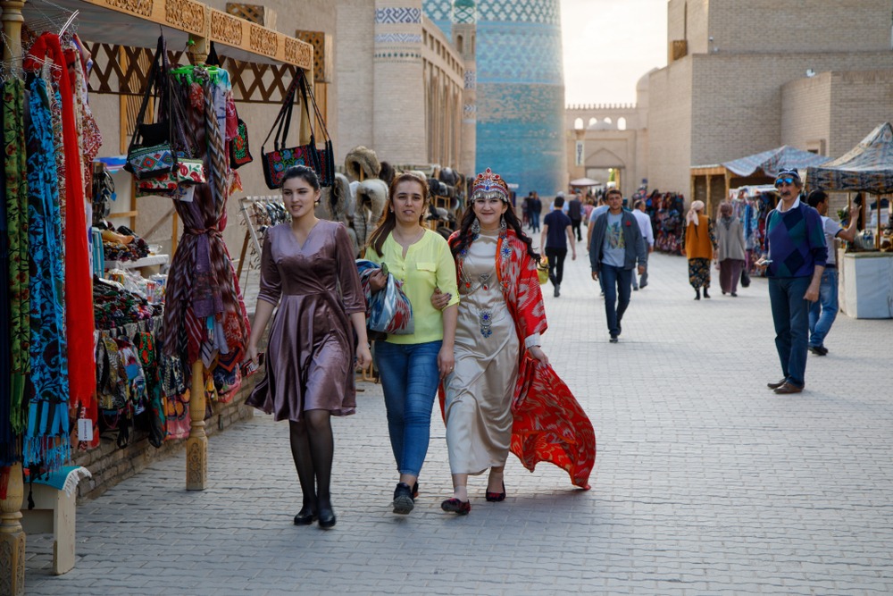 В Узбекистане женщин уравняли в правах с мужчинами