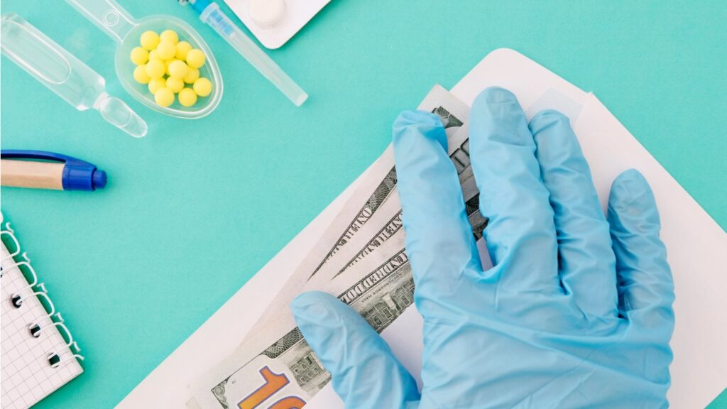 Из благотворительных фондов Узбекистана украли $15 тысяч  