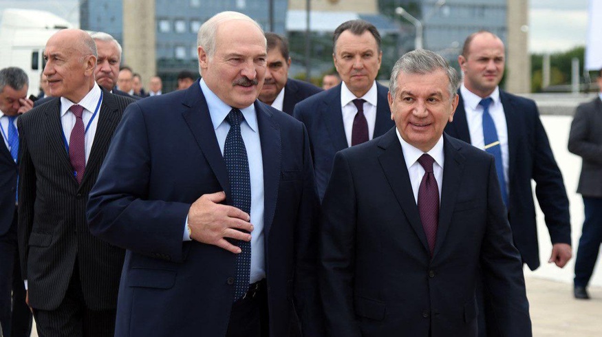 Мирзиёев поздравил Лукашенко с победой на выборах