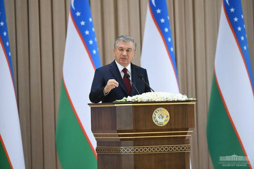 Президент поздравил узбекистанцев с Днем независимости