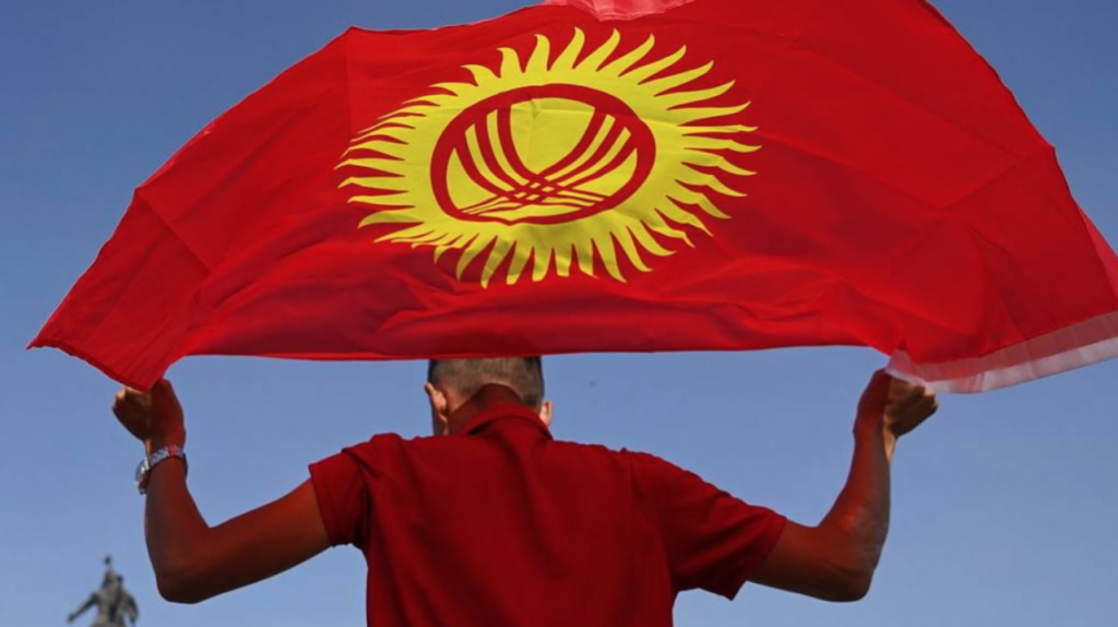 В Кыргызстане чиновники массово уходят в отставку