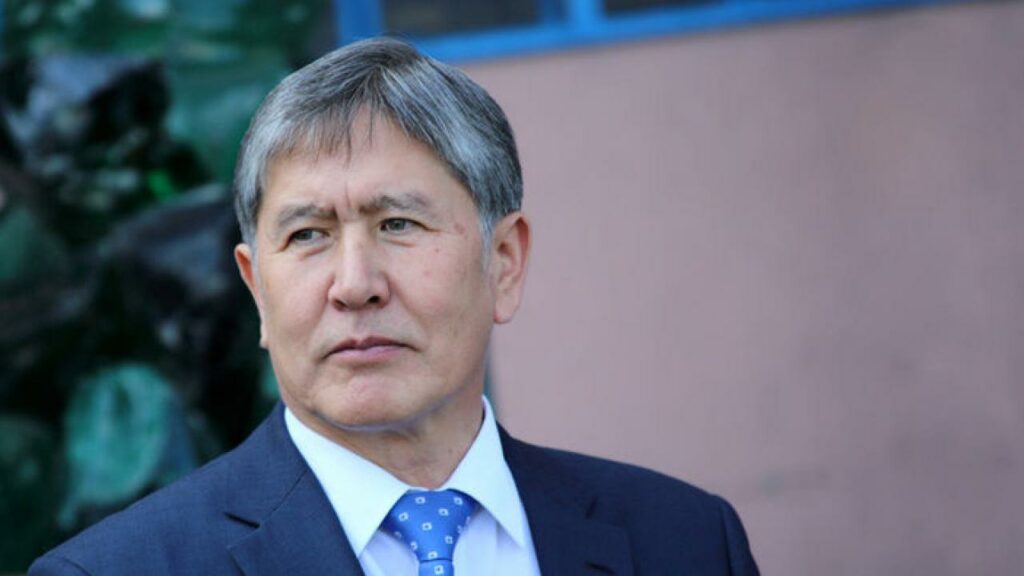 Очевидцы сообщили о стрельбе по автомобилю Атамбаева