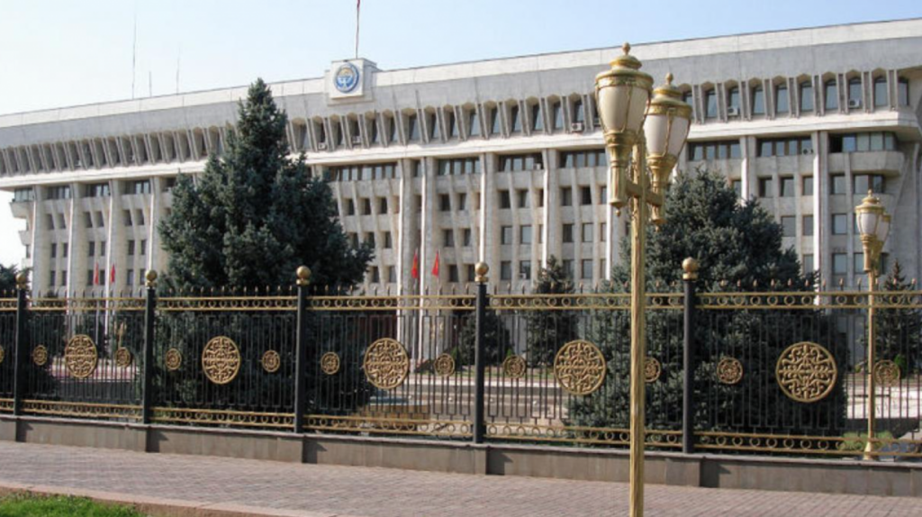 Новые парламентские выборы в Кыргызстане состоятся до марта