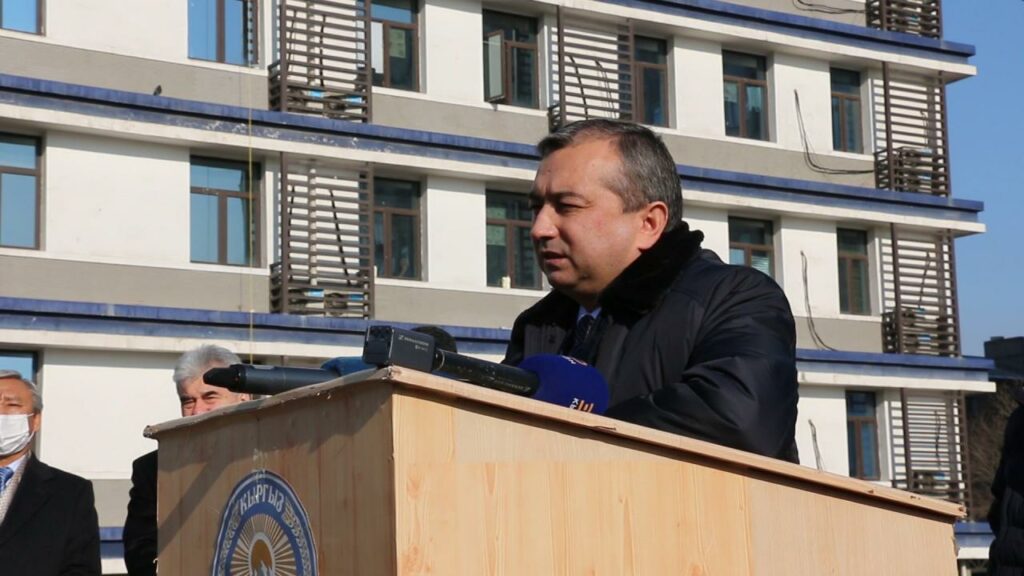 Узбекистан построил еще две больницы в Кыргызстане