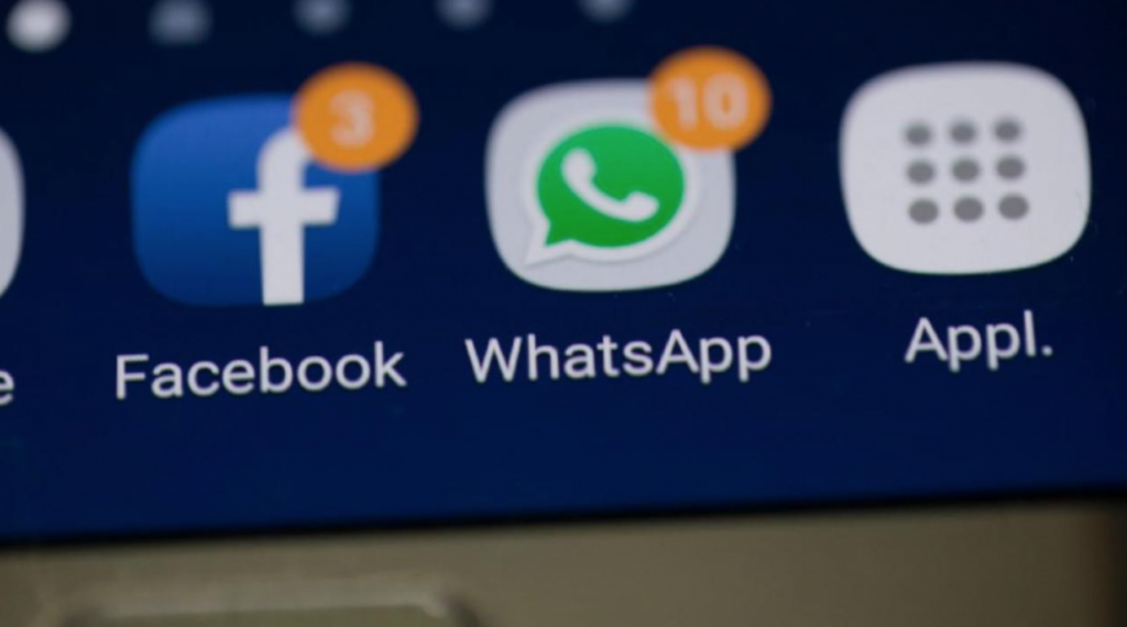 WhatsApp обяжет пользователей делиться данными с Facebook