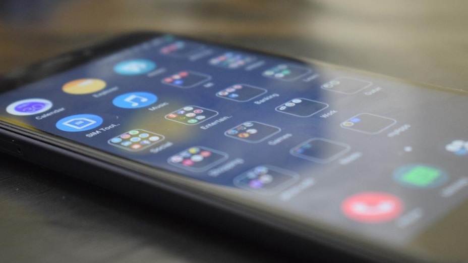 Акции Xiaomi рухнули на 13%