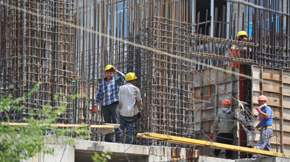 На казахстанских стройках не хватает чужих рук