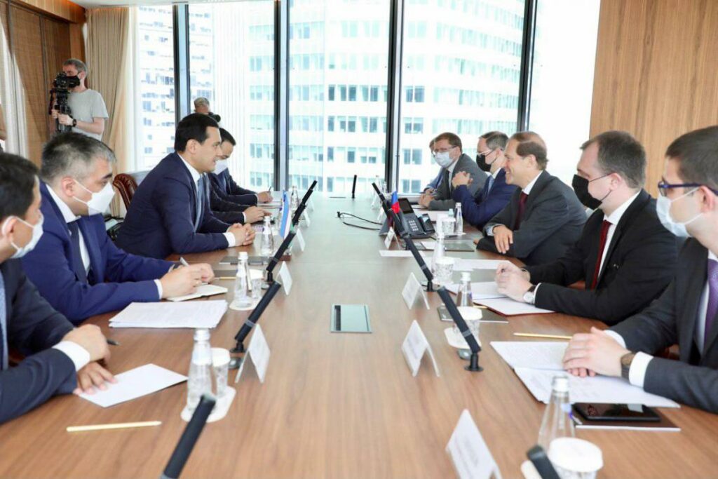 Сардор Умурзаков и Денис Мантуров провели переговоры в Москве