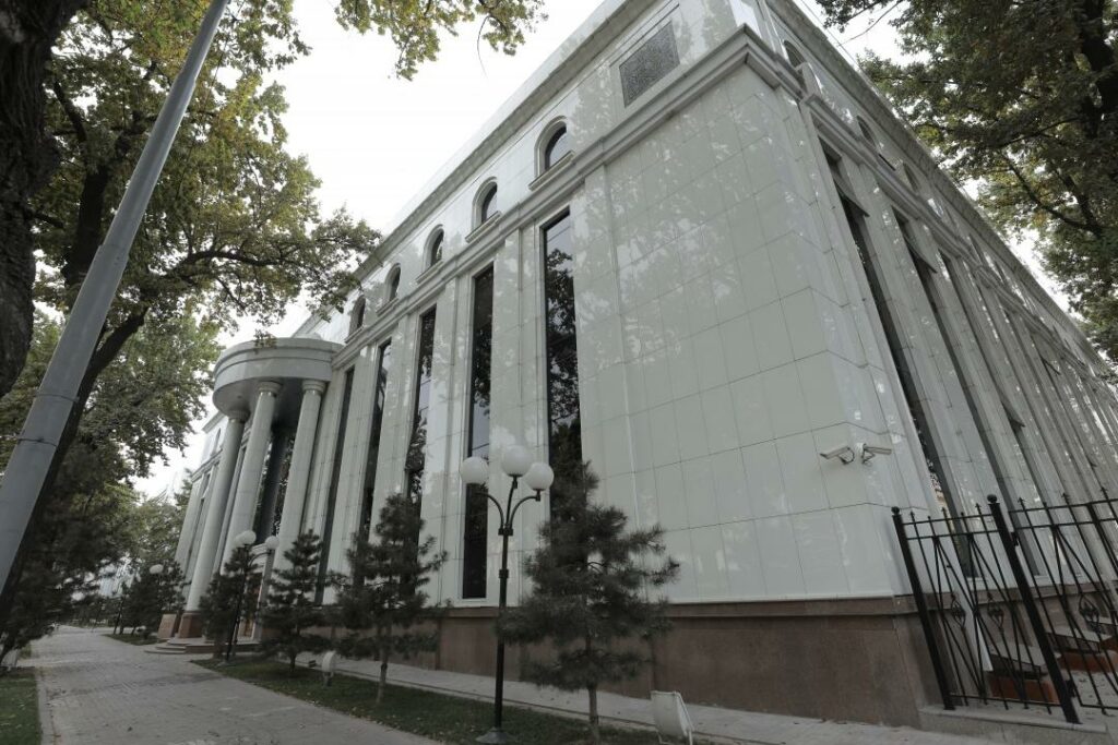 Завершился первый этап приватизации «Пойтахт банка» и «Узагроэкспортбанка»