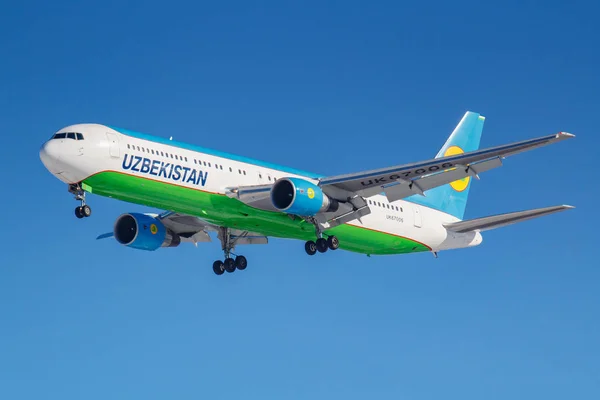 Uzbekistan Airways запускает полеты из Намангана в Алматы