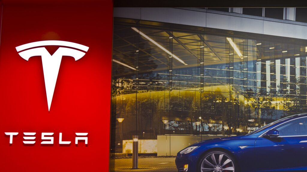 Ожидание рецессии в США, дробление акций Tesla, разделение «Полиметалла»