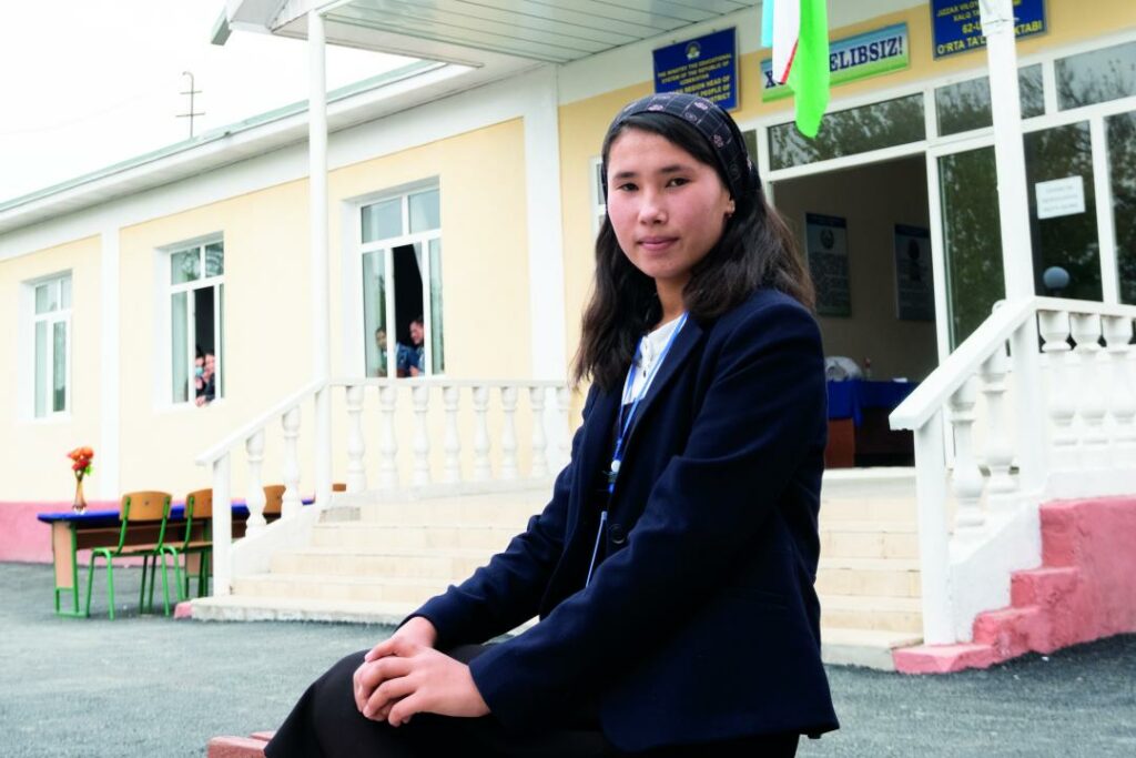 Школьница в Узбекистане добилась решения проблемы с водоснабжением в своем поселке