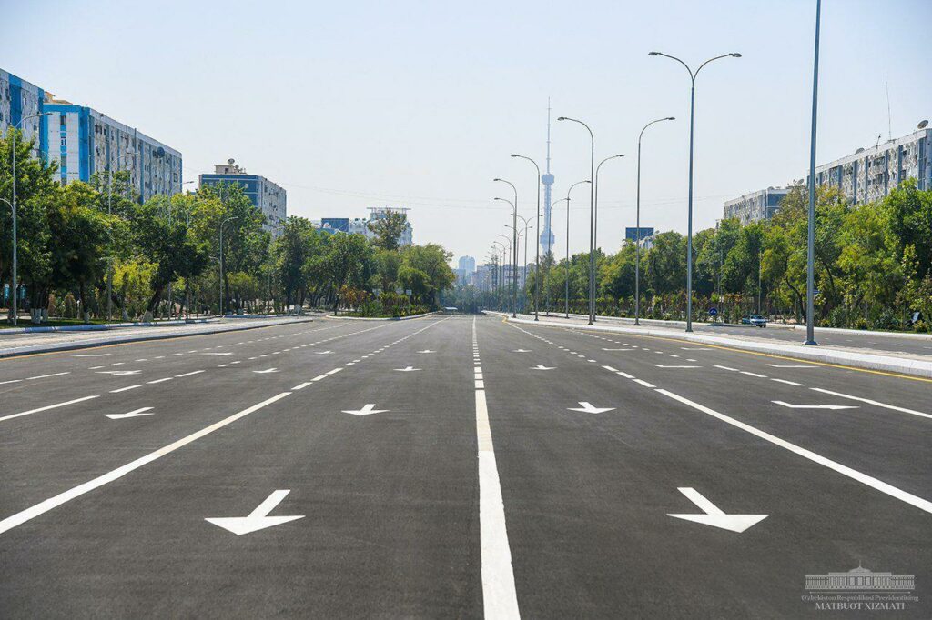 В Узбекистане построят 2,3 тыс. км дорог с цементобетонным покрытием