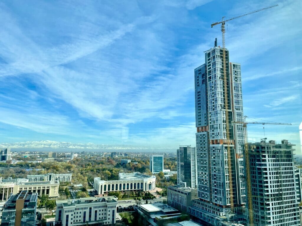 Экономика Узбекистана в 2023 году вырастет на 5,3%