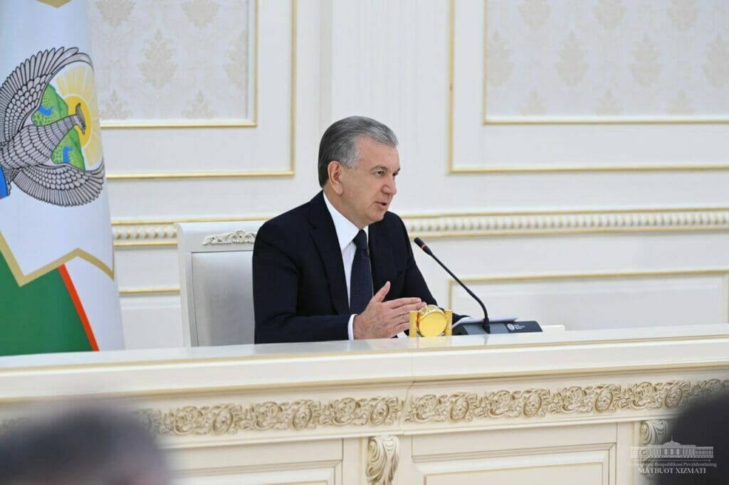 Президент поручил увеличить объем промпроизводства