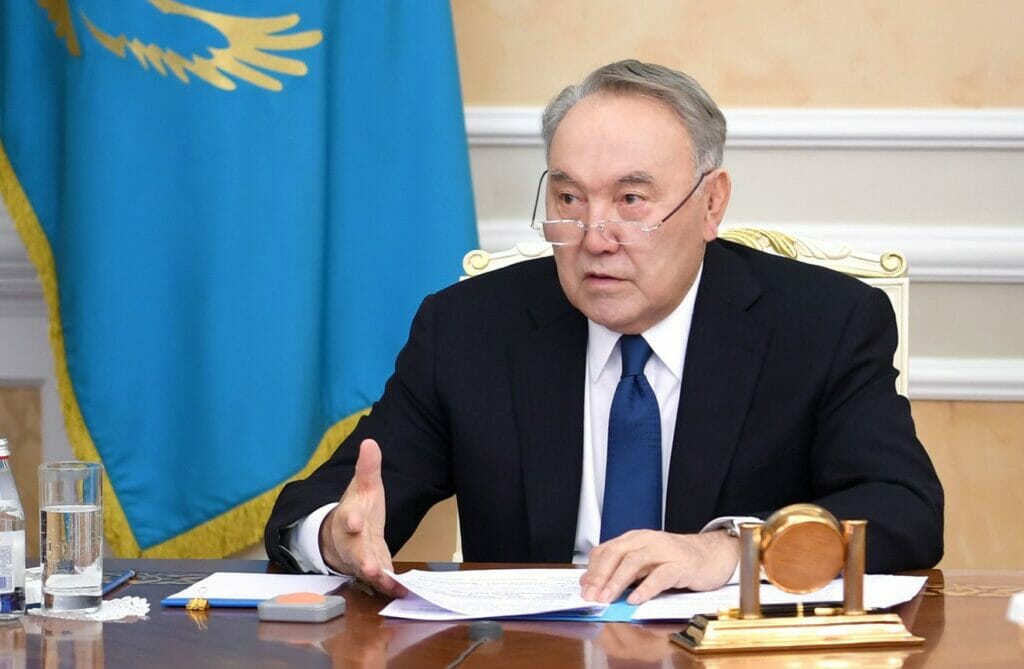 Нурсултана Назарбаева лишили еще одного статуса