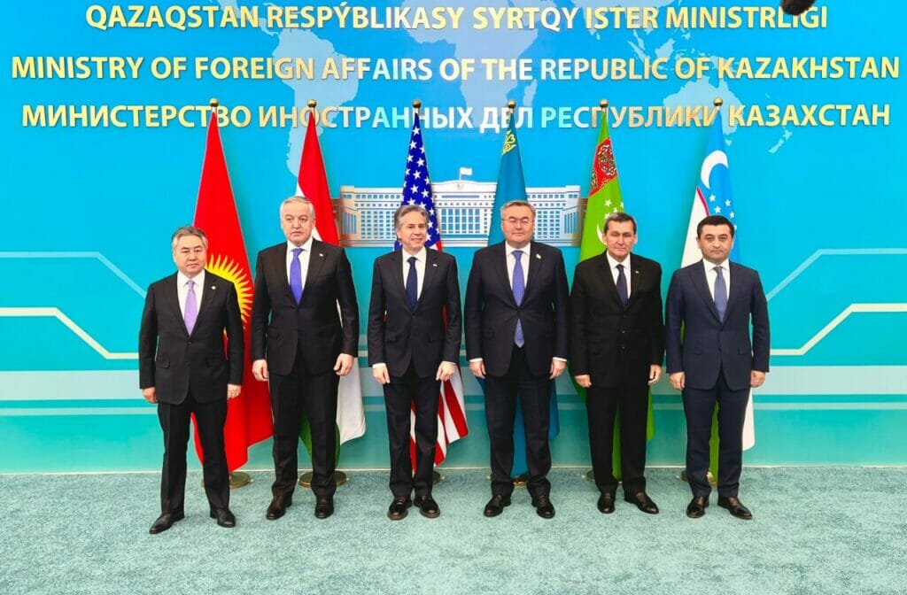 Глава МИД принял участие во встрече c госсекретарем США