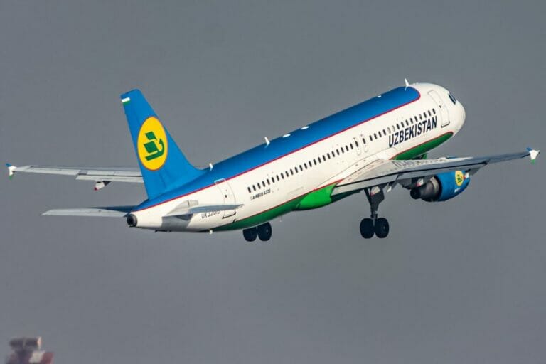 Uzbekistan Airways сокращает тарифы: сколько теперь стоят внутренние рейсы?