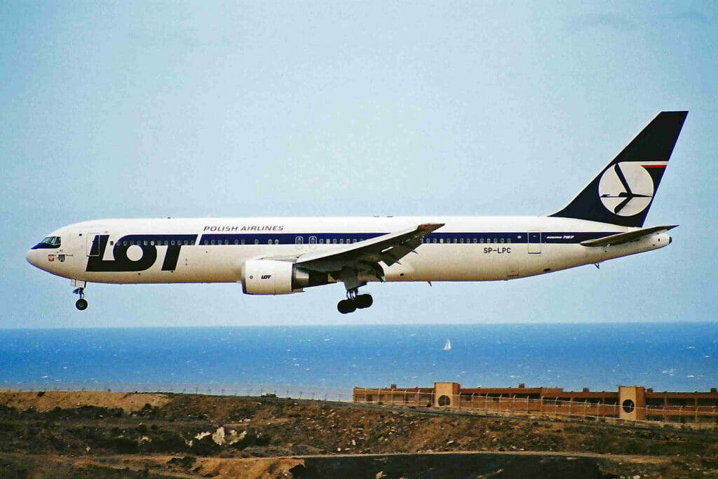 Польша планирует запустить регулярные рейсы в Ташкент