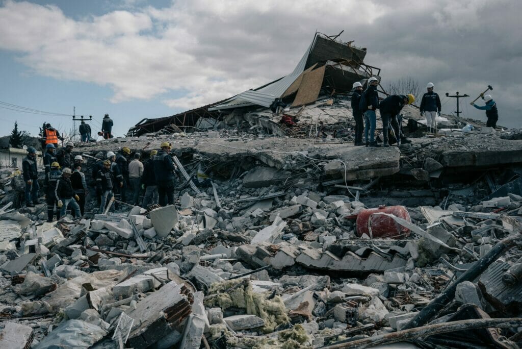 Мирзиёев предложил создать платформу по ликвидации ЧС