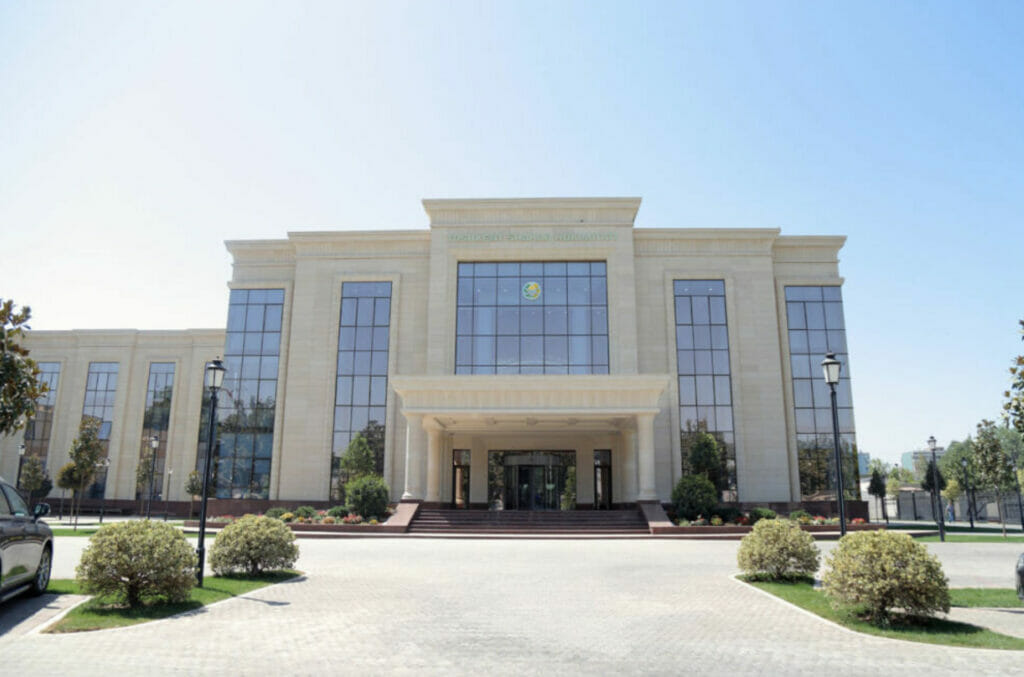 Двух замхокимов и районных хокимов привлекли к дисциплинарной ответственности