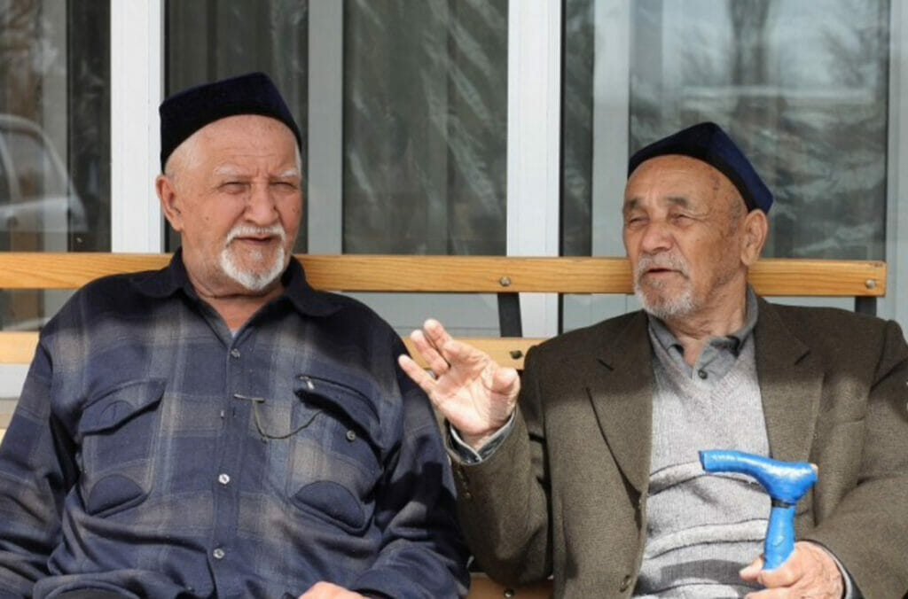 Пожилые люди будут работать с молодежью