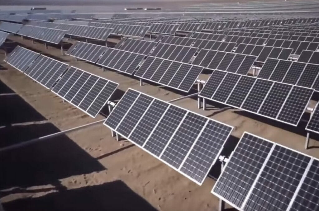 37 тыс. семей получат бесплатно солнечные батареи и смогут зарабатывать на них