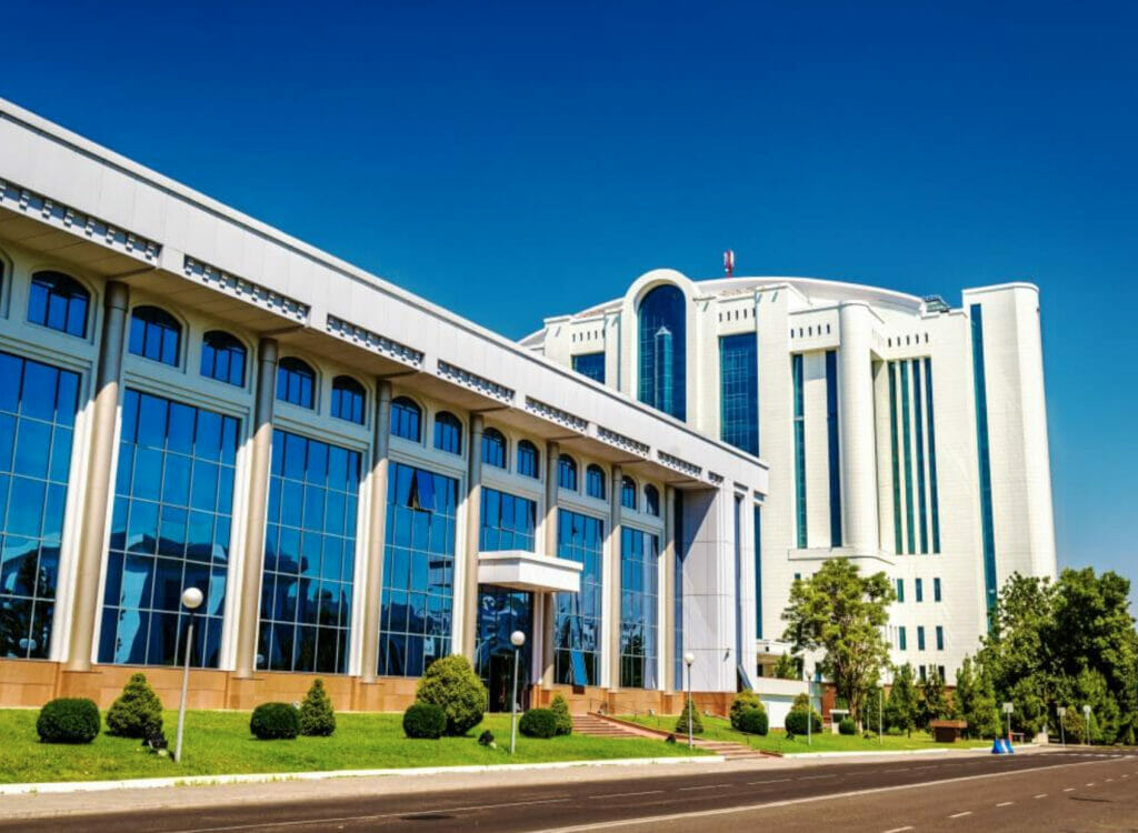 Какие ведомства и госорганы наиболее открыты