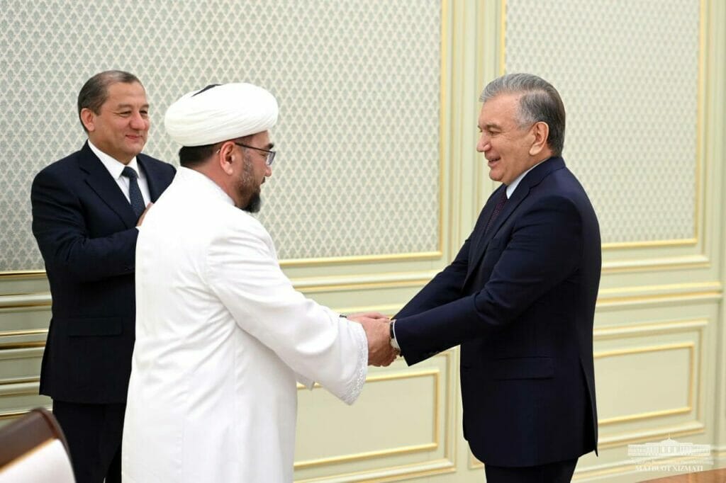 Мирзиёев принял муфтия Узбекистана