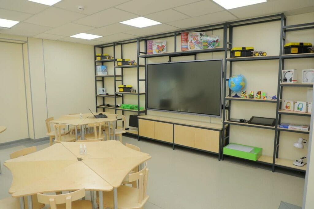 Вузы и школы будут закрыты в ближайшие выходные