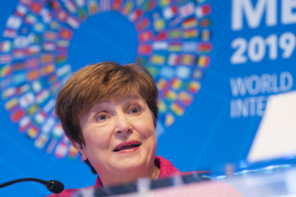 XVJ global iqtisodiyotda katta sekinlashuvni bashorat qilmoqda