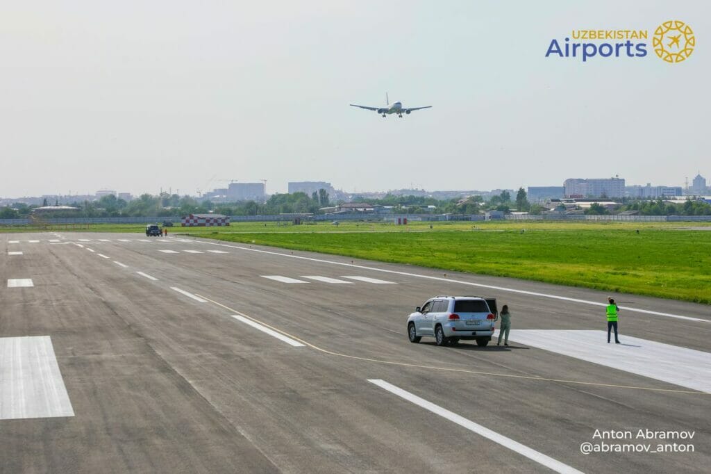 В аэропорту Ташкента завершили реконструкцию взлетно-посадочной полосы