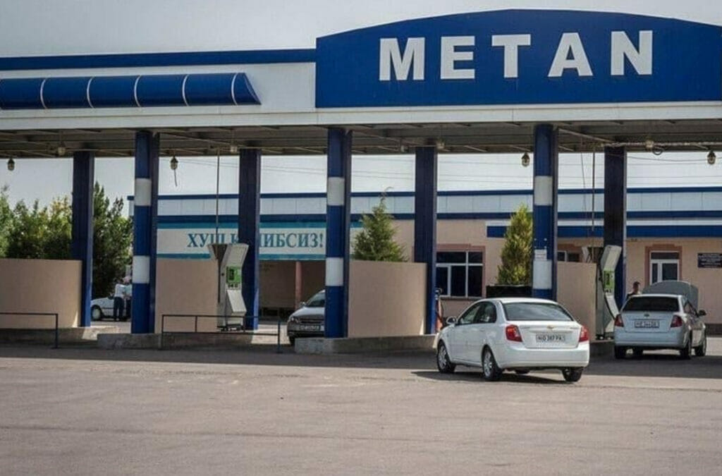 Четыре столичные автозаправки незаконно использовали газ на 7 млрд сумов