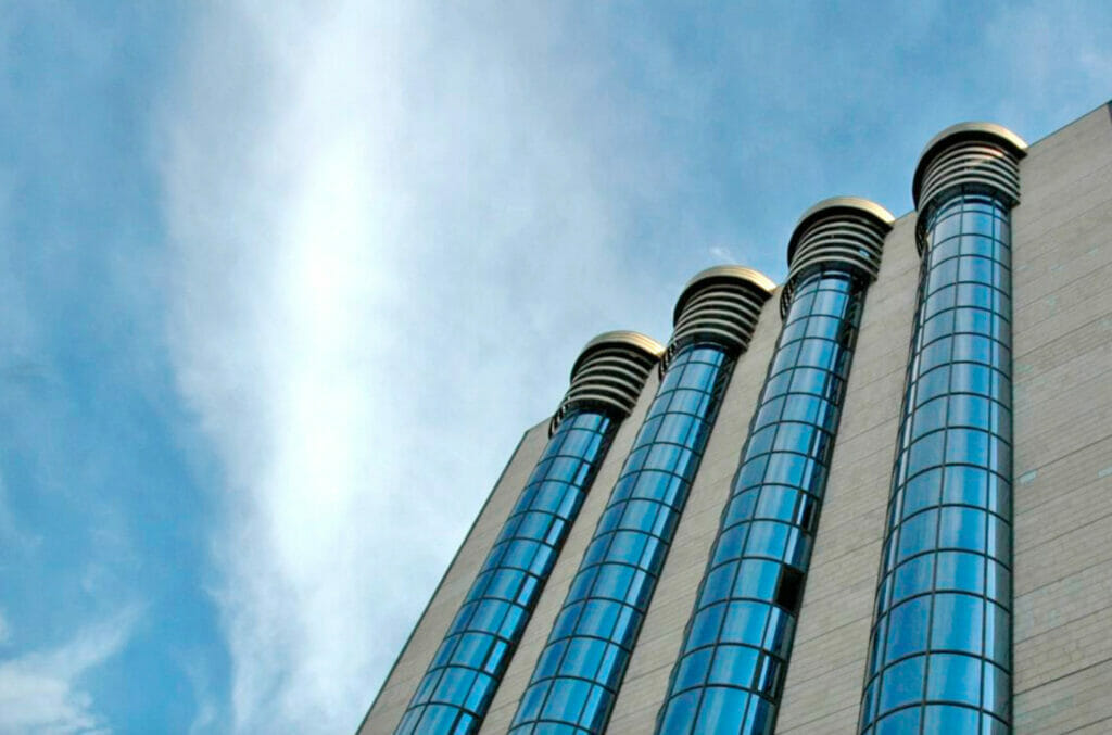 ЦБ разрешил еще четырем компаниям работать с платежами