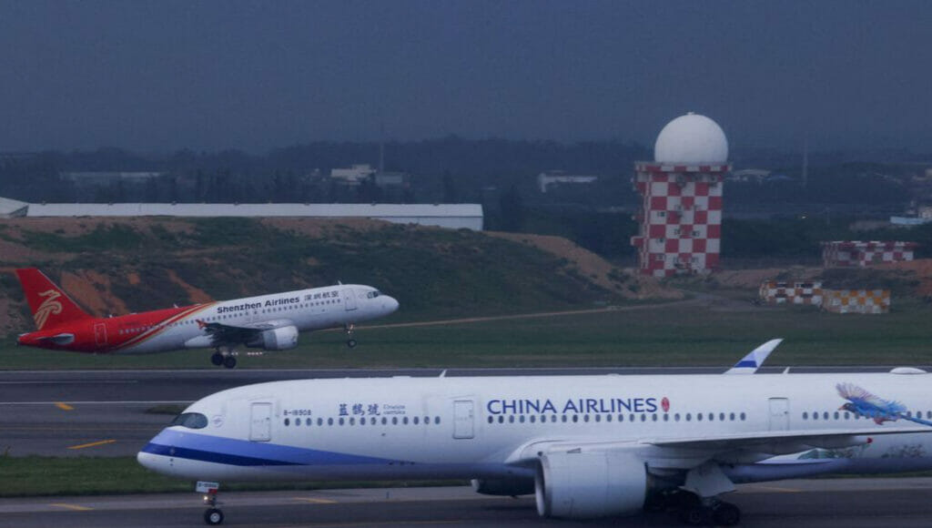 Тайвань меняет маршрут 33 авиарейсов из-за закрытого Китаем неба