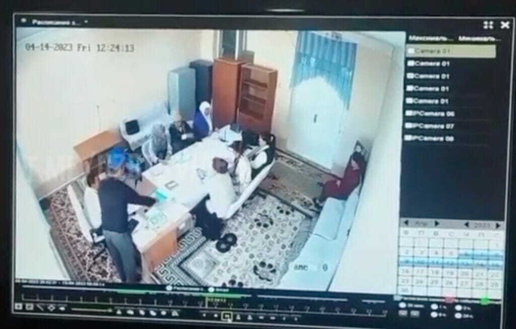 Избитых педагогом учительниц положили в больницу