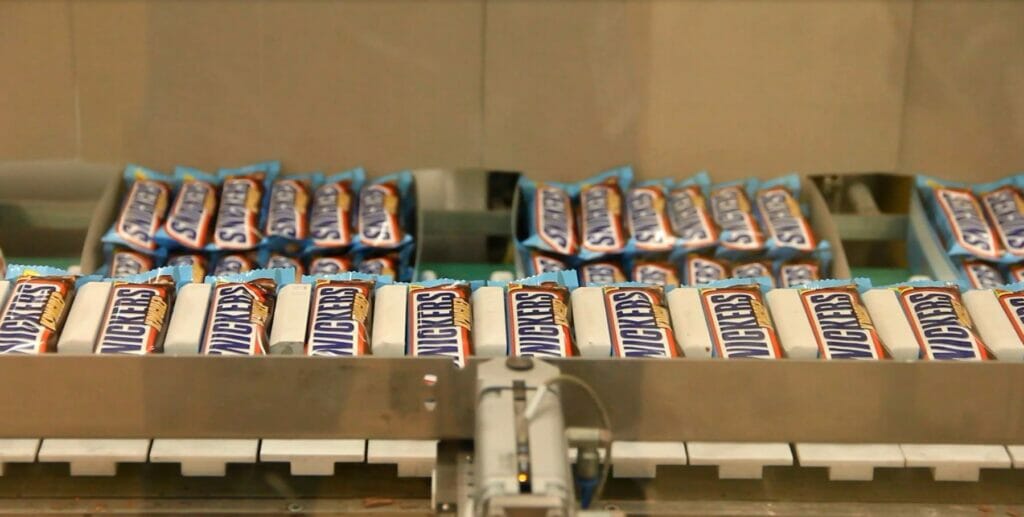 Минюст сжег партию контрафактной упаковки Strikers, Maris и Bonti