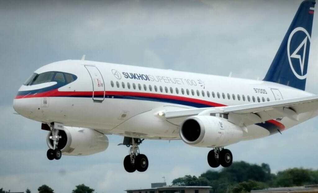 «Коммерсантъ»: парк российских самолетов SSJ сократится в пять раз к 2030 году