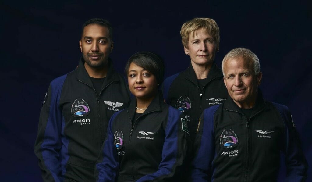 Космический корабль с туристами стартовал к МКС