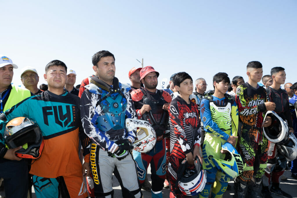 Ралли на Арале: как прошли экстремальные гонки по дну высохшего озера