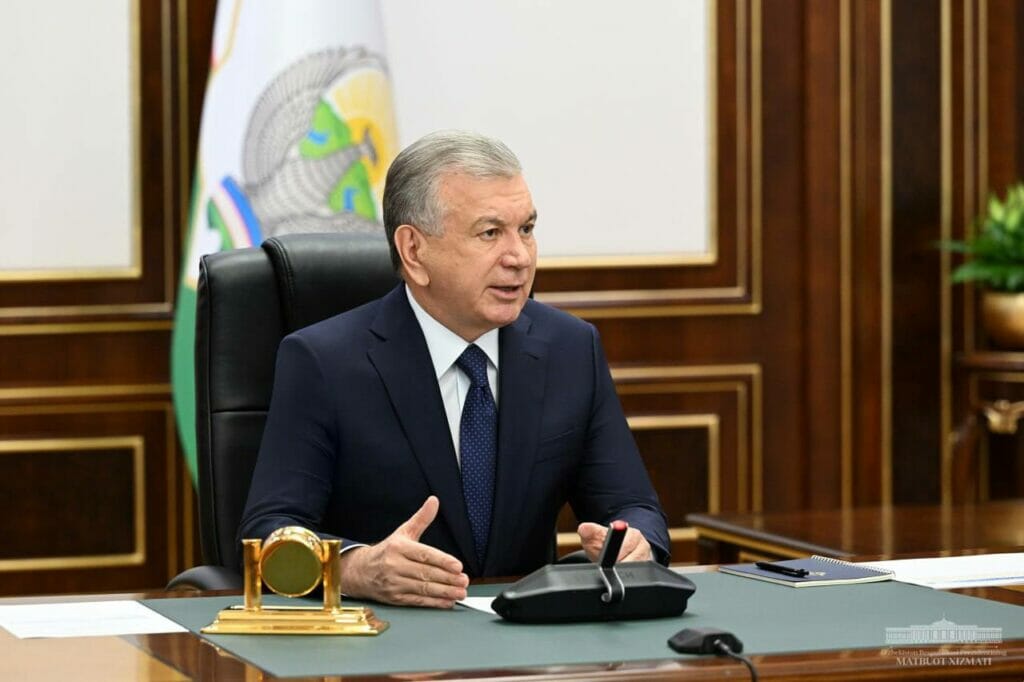 Китай поможет построить Узбекистану 11 солнечных и ветряных электростанций