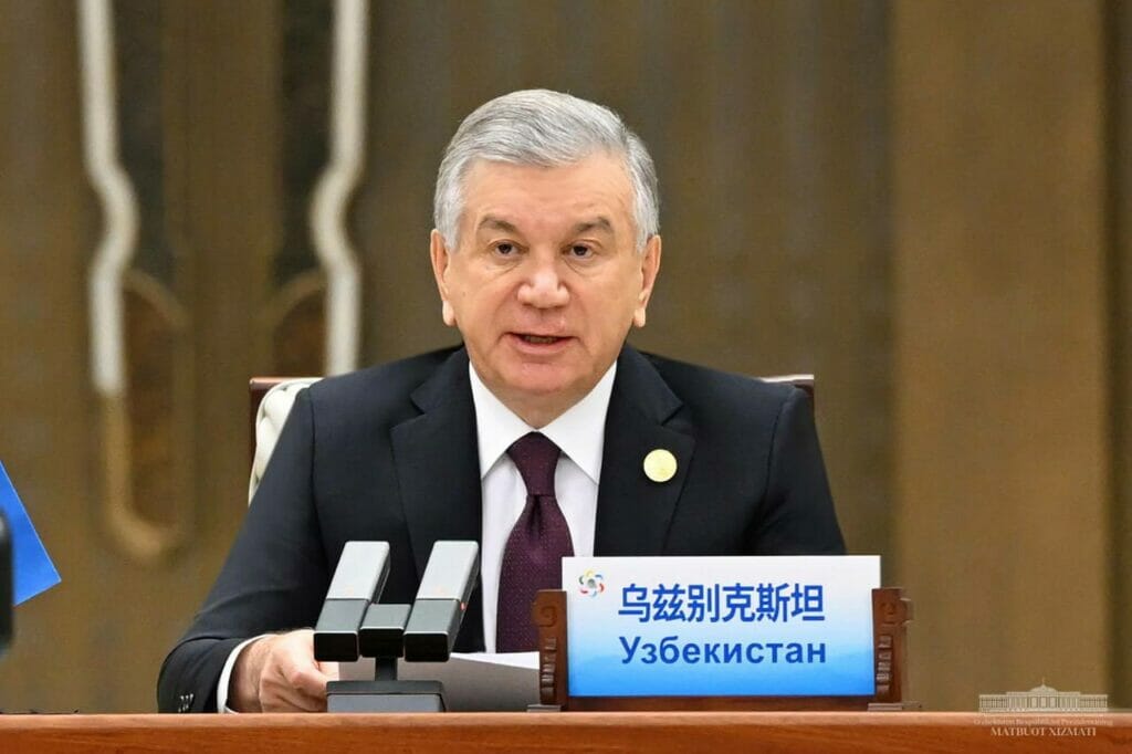 На саммите в Китае Мирзиёев предложил вместе бороться с бедностью