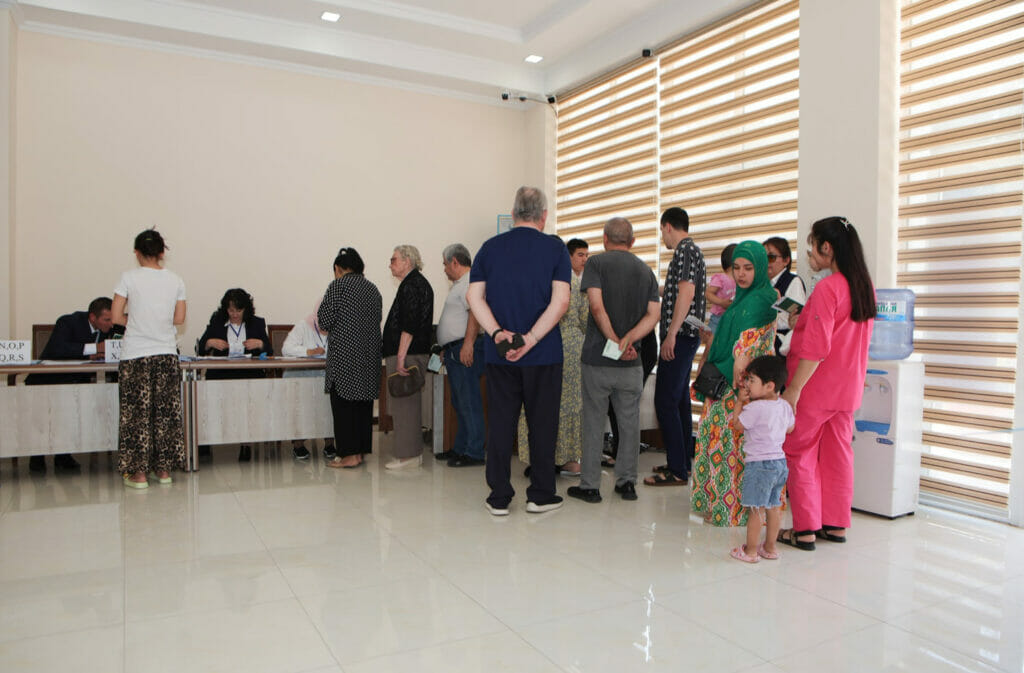 На трех избирательных участках аннулировали результаты голосования