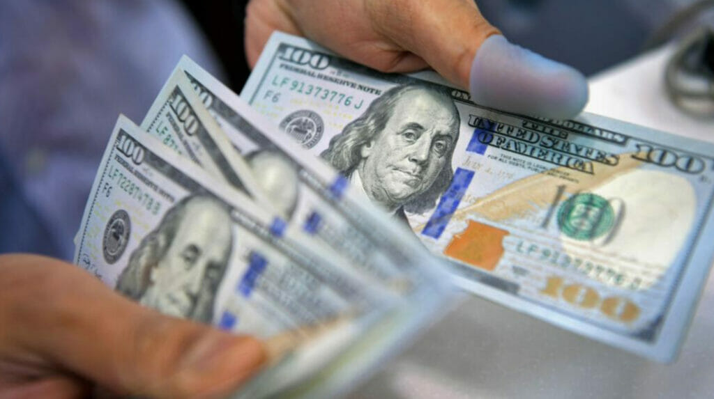 В Узбекистане подорожал доллар