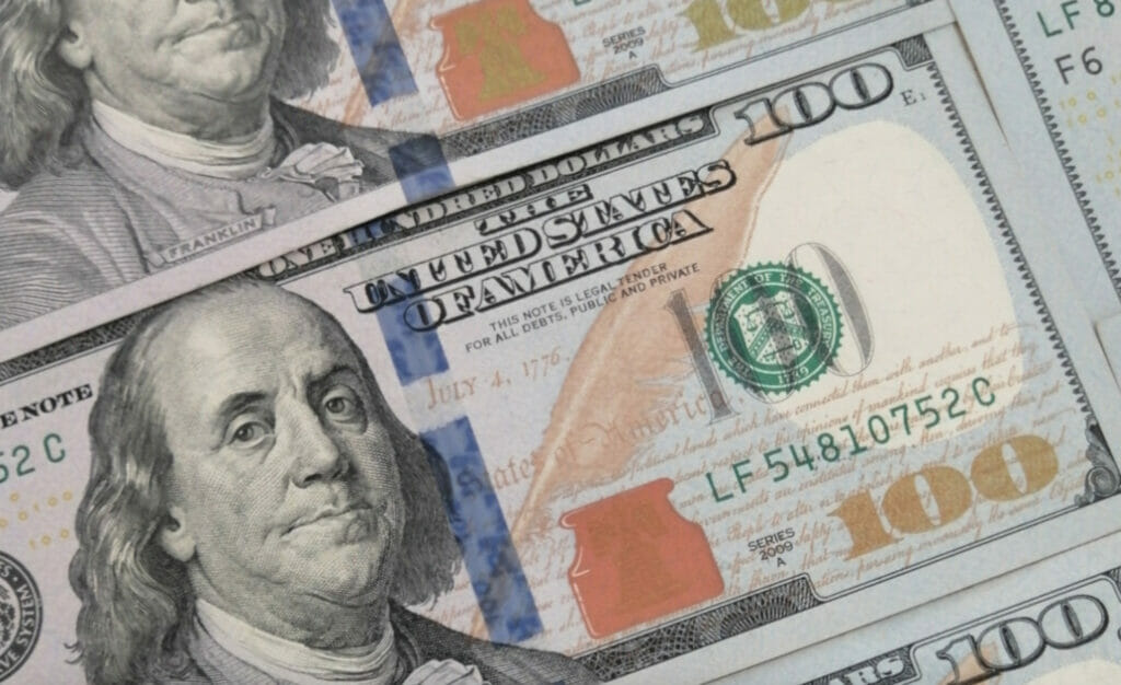 Доллар продолжил снижение